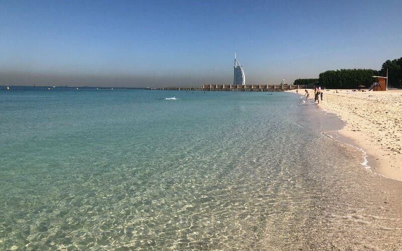 شاطئ صفوح دبي: أهم الأنشطة، المرافق، والمزيد!
