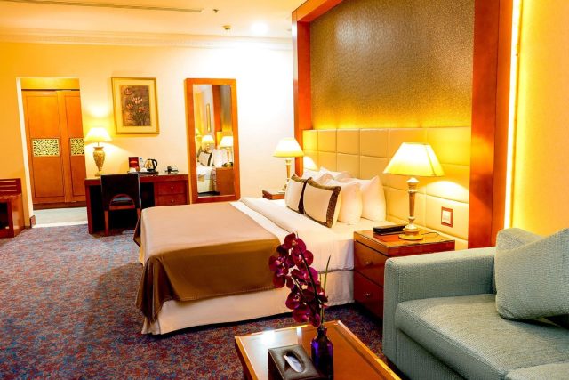 الإقامة في فنادق البرشاء دبي