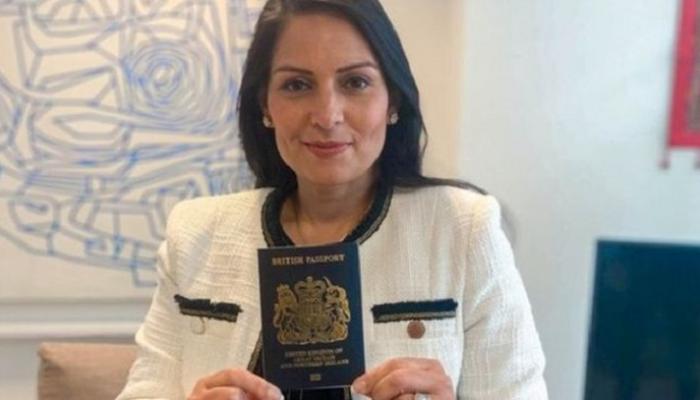 انتهاء صلاحية “العنابي”.. جوازات سفر زرقاء للبريطانيين بعد بريكست