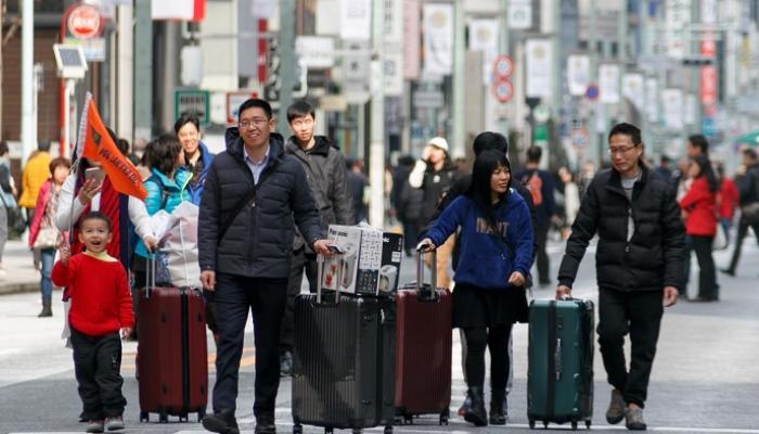 “كورونا” لم يوقف تدفق السائحين الصينيين إلى اليابان