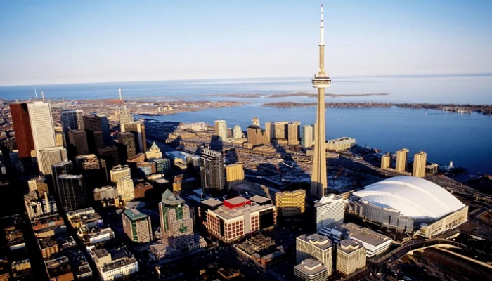 10.3 مليار دولار إيرادات السياحة في تورنتو الكندية