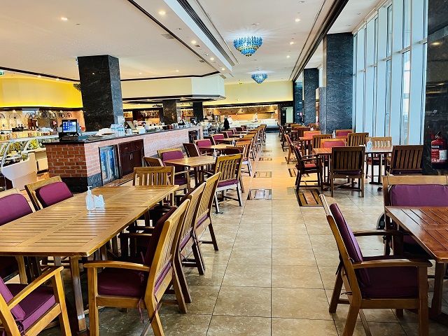 اشهر 10 من مطاعم كورنيش أبوظبي تستحق التجربة