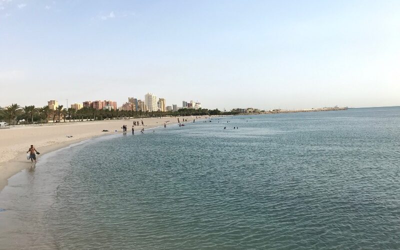 شاطئ الفحيحيل الكويت: أهم الأنشطة، المرافق والمواعيد