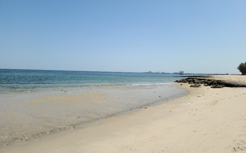شاطئ المهبولة الكويت: أهم الأنشطة الترفيهية، المرافق والمواعيد