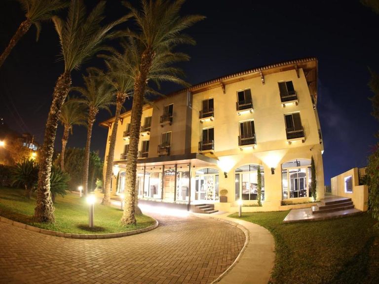 فندق لامونيا أحد أفضل الفنادق في طرابلس لبنان