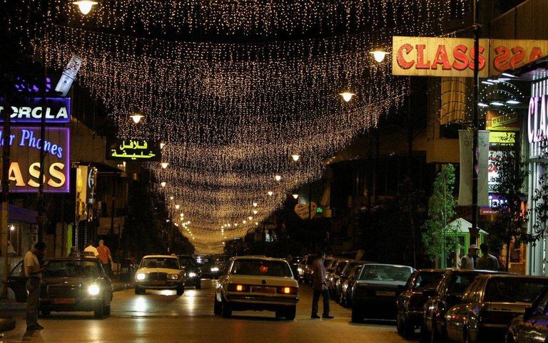 شارع مار الياس أحد أفضل مراكز التسوق في بيروت