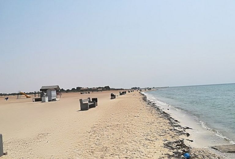 شاطئ المالكية أحد أجمل شواطئ البحرين السياحية
