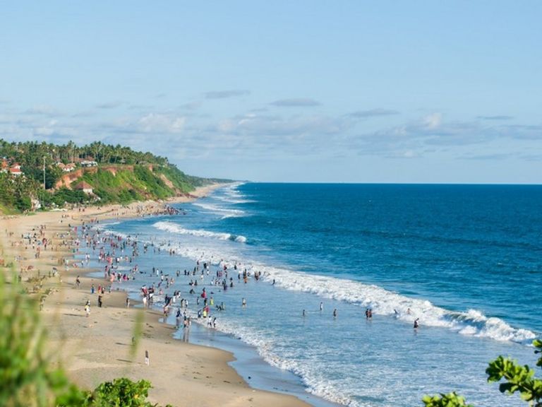 شاطئ فاركالا أحد أجمل شواطئ الهند