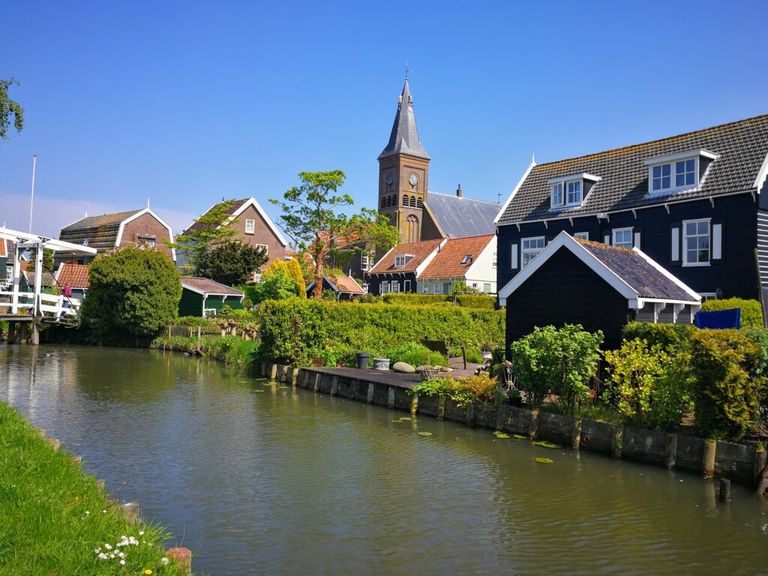 فوليندام أحد أجمل مدن هولندا الريفية