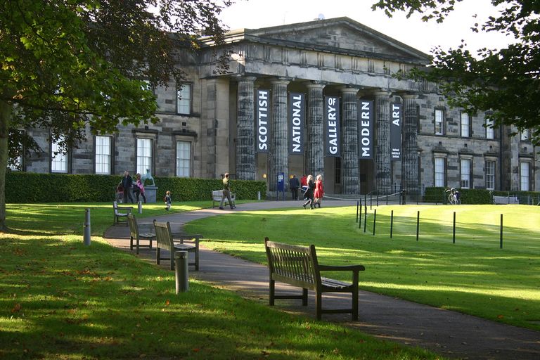 المتحف الوطني الإسكتلندي أحد أماكن السياحة في إسكتلندا
