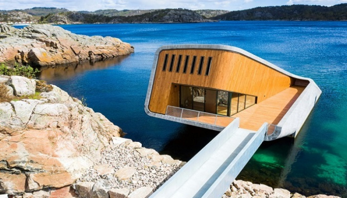 “أندر” أول مطعم نرويجي تحت الماء