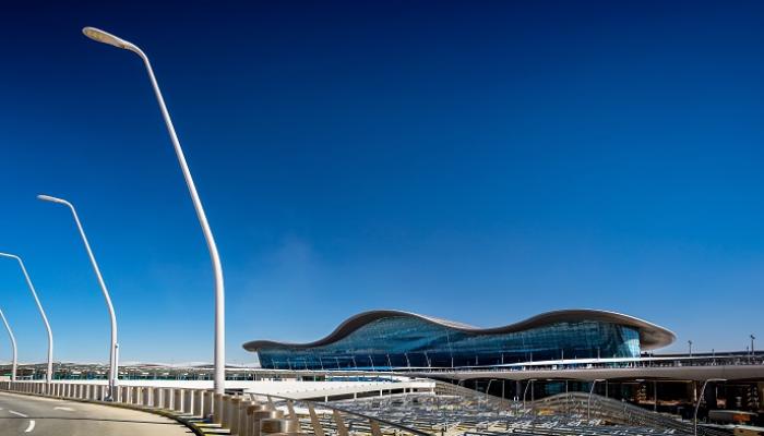 أيقونة فريدة في الإمارات.. العالم يترقب افتتاح مطار أبوظبي الجديد