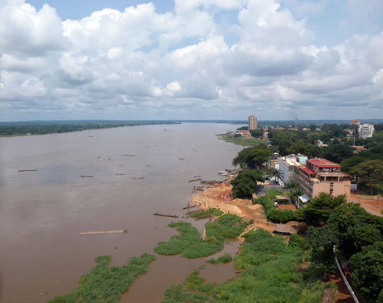  نهر أوبانجي أحد أماكن السياحة في بانجي