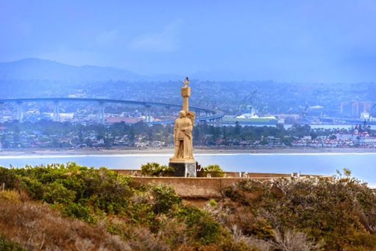 نصب كابريلو التذكاري الوطني أحد أماكن السياحة في سان دييغو
