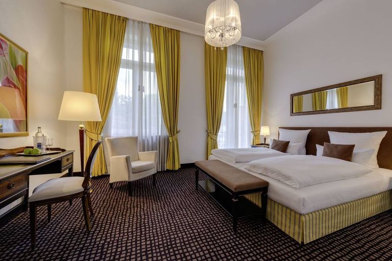 فندق أم فريدريشباد أحد أفضل الفنادق في بادن بادن