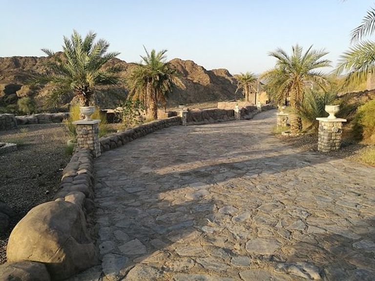  قرية ووادي شرم أحد الأماكن السياحية في البريمي