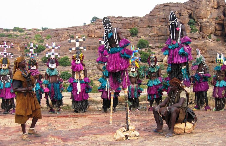 الدوجون أحد أماكن السياحة في مالي
