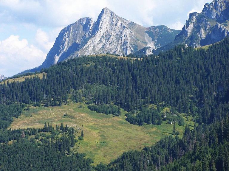 جبال تاترا  أحد أجمل أماكن السياحة في سلوفاكيا