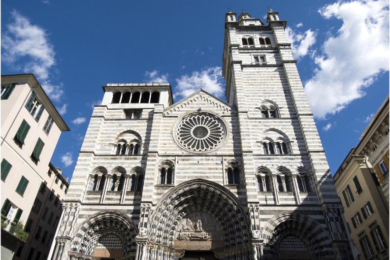 كاتدرائية جنوا أحد أماكن السياحة في جنوا
