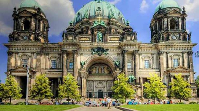 كاتدرائية برلين أحد أماكن السياحة في برلين