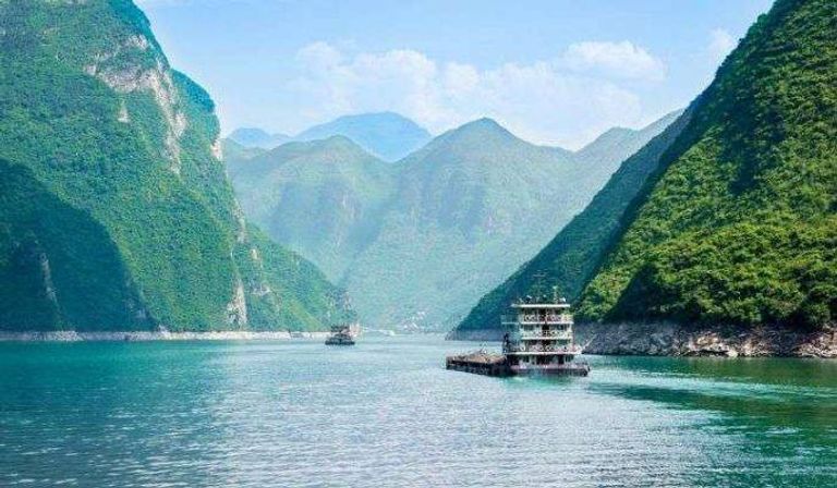  نهر اليانغتسى أحد أطول الأنهار ف العالم