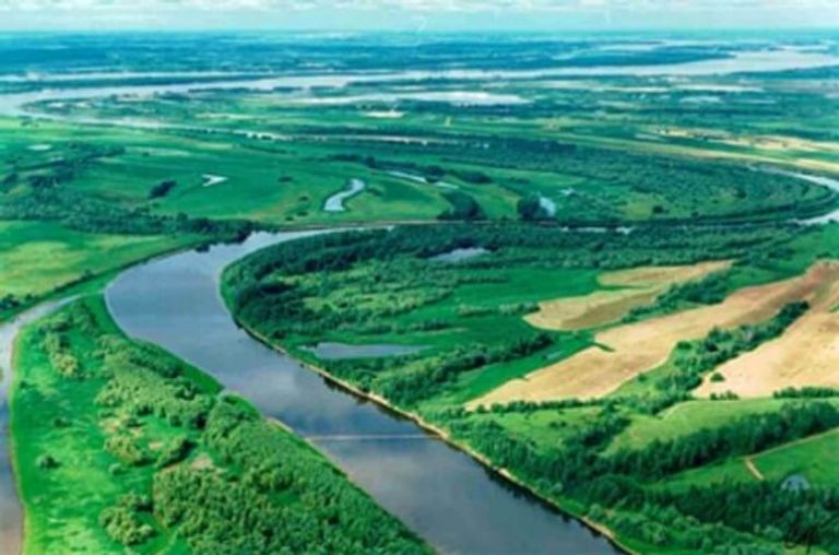نهر أوبي أحد أطول الأنهار في العالم