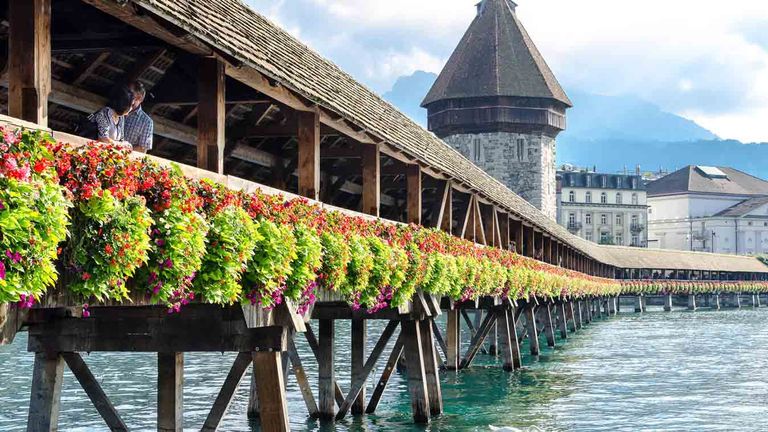 جسر تشابل في سويسرا أحد أجمل جسور العالم