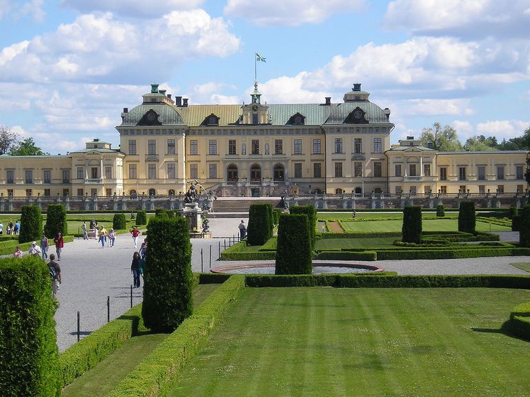 قصر بالاسيو دي دروتنينغهولم أحد أماكن السياحة في السويد