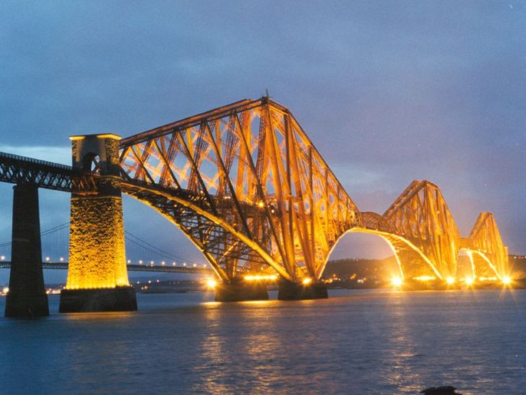 جسر للسكك الحديدية في اسكتلندا أحد أجمل جسور في العالم