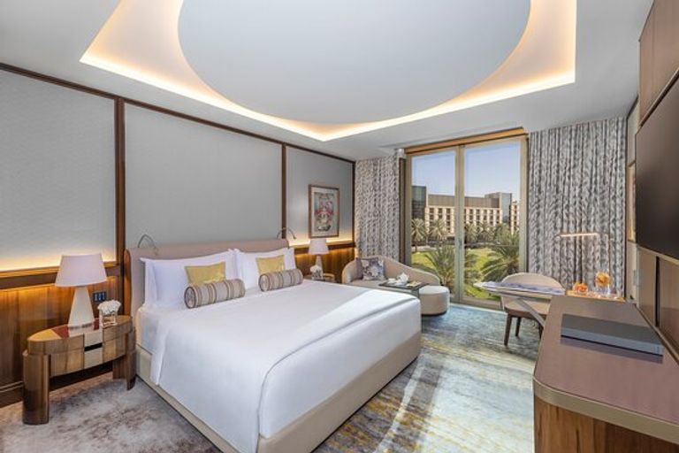 فندق الفيصلية أحد أفضل الفنادق في السعودية الفاخرة