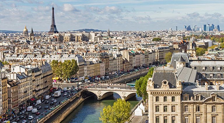  باريس أحد أهم المدن السياحية في فرنسا