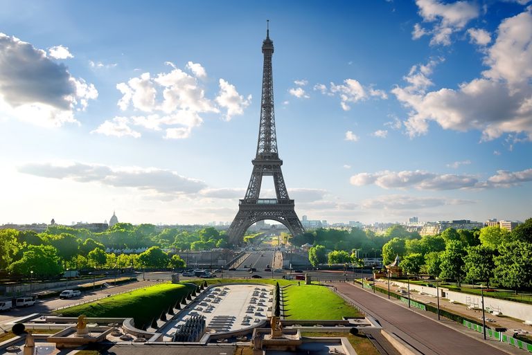 برج إيفل أفضل أماكن السياحة في باريس