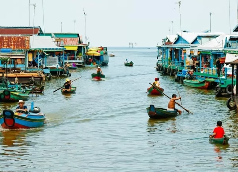  بحيرة تونلي ساب أحد أماكن السياحة في كمبويا