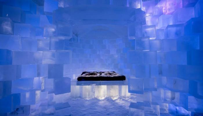 فندق Icehotel السويدي يستعد لزواره.. حيث تم نحت غرفتك من الجليد