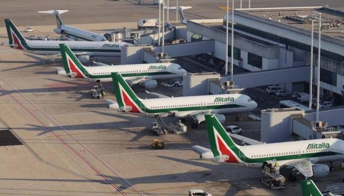 قبل أن تسافر إلى إيطاليا راجع بيانات رحلتك.. نقابات النقل الجوي تنفذ إضرابا