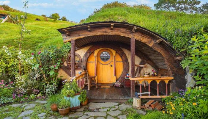لعشاق فيلم The Hobbit.. مغامرة سياحية في منازل “المقاطعة” بنيوزيلندا