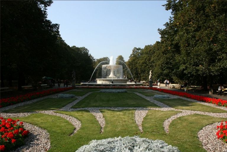 حديقة الساكسون واحدة من أجمل الحدائق الوطنية في وارسو