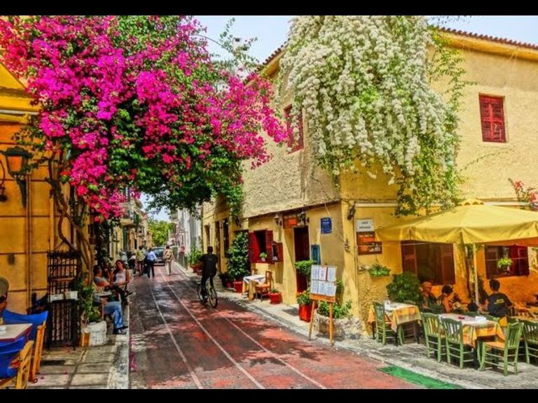 حي بلاكا أحد أماكن السياحة في أثينا