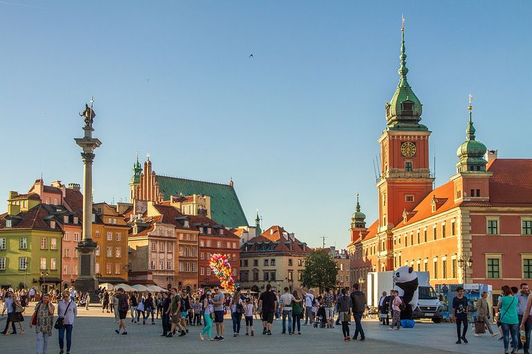  وارسو أحد أفضل الوجهات السياحية العائلية في أوروبا لعا 2023