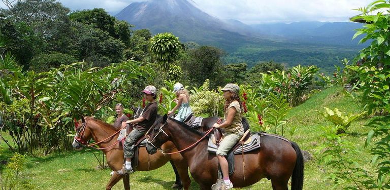 كوستاريكا أحد البلدان السياحية ذات الطبيعة الخلابة للعائلات في عام 2023
