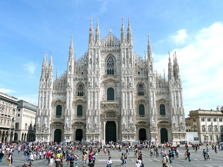 كاتدرائية ميلانو أحد أماكن السياحة في ميلانو