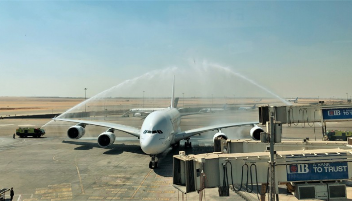 رحلة تاريخية لطائرة الإمارات العملاقة إيرباص A380 إلى القاهرة