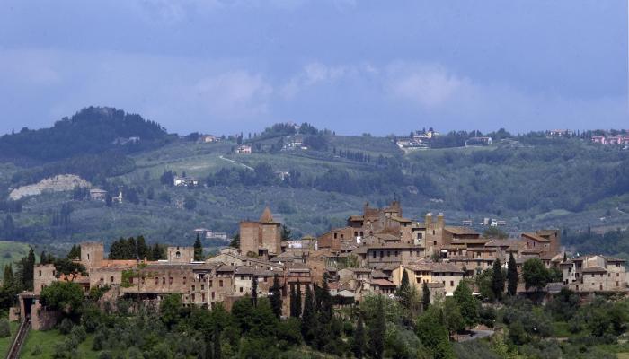 بالصور.. “شيرتالدو” الإيطالية وجهة مفضلة لمحبي القرى التاريخية