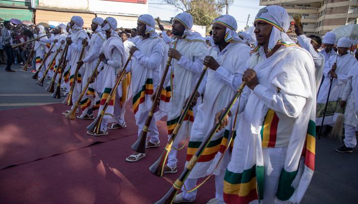 بالصور.. “عيد الغطاس” في إثيوبيا.. طقوس تقليدية مبهجة تنشط السياحة