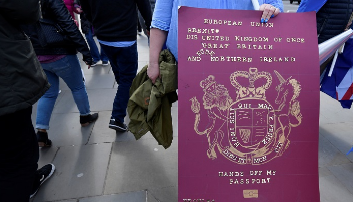 بريطانيا تحذف “الاتحاد الأوروبي” من جوازت السفر