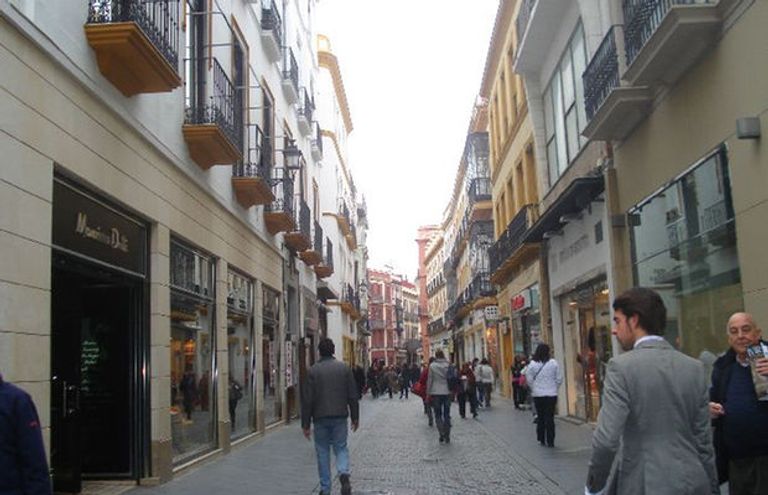  شارع سيربيس إحدى أفضل أماكن السياحة في إشبيلية
