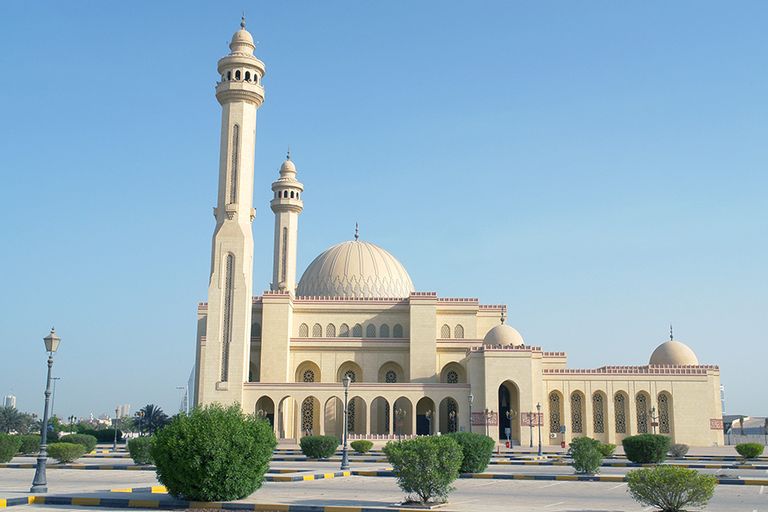  مسجد الفاتح أحد أفضل أماكن السياحة في المنامة