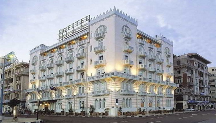 فندق “سيسل” تحفة معمارية تطل على شاطئ الإسكندرية