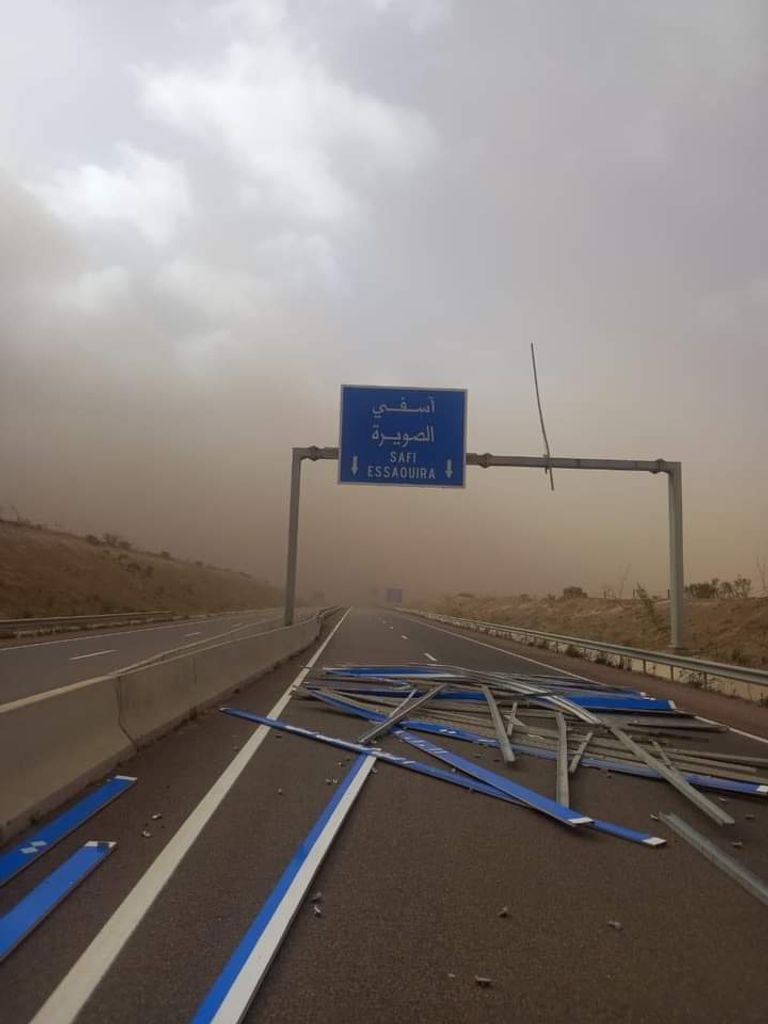 طائرات متوقفة بمطار محمد الخامس بالدار البيضاء بسبب أحوال الطقس