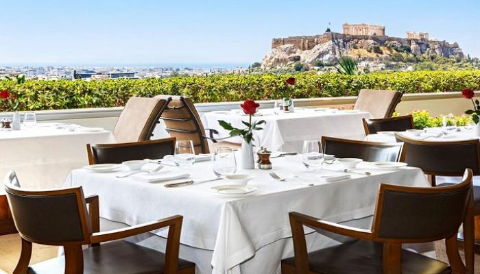 اكتشف أفضل المطاعم في اليونان وجرب النكهات الفريدة